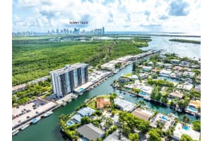 2500 Ne 135th St B805, North Miami