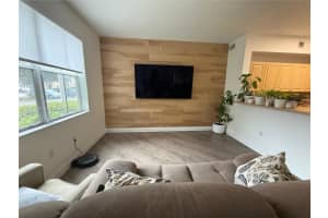 8826 W Flagler St 112, Miami