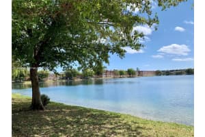 270 Ne 191st St 105, Miami