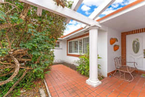 1232 Sw 132nd Ct Miami, FL 33184 - MLS#A11951844