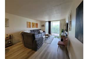 9320 Fontainebleau Blvd 510 Miami, FL 33172 - MLS#A11951881