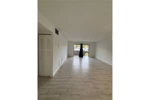 10431 N Kendall Dr D104, Miami