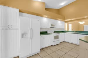 8209 Waterford Ave Tamarac, FL 33321 - MLS#A11951899