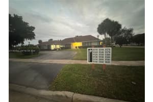 5482 S Lakewood Cir S B Margate, FL 33063 - MLS#A11951932