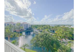 703 Crandon Blvd Ph-3, Key Biscayne