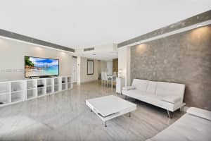 3101 N Country Club Dr 105 Aventura, FL 33180 - MLS#A11952109