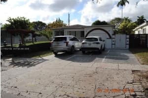 6320 Nw 40th St, Virginia Gardens