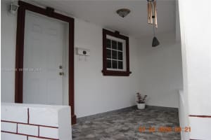 6320 Nw 40th St Virginia Gardens, FL 33166 - MLS#A11952150