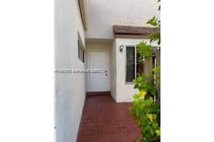 879 Nw 81st Way 4, Plantation