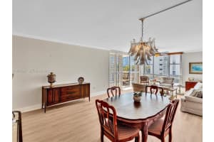 3675 N Country Club Dr 409 Aventura, FL 33180 - MLS#A11952227