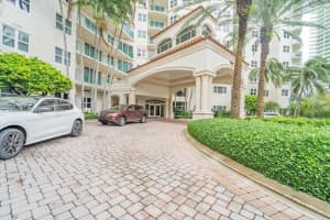 20000 E Country Club Dr 409, Aventura