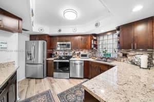 11625 Winchester Dr B Palm Beach Gardens, FL 33410 - MLS#A11952250