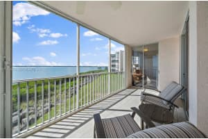 5800 Ne Island Cove Way 2207 Hutchinson Island, FL 34996 - MLS#A11952255