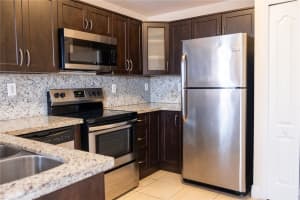 8906 W Flagler St 222, Miami