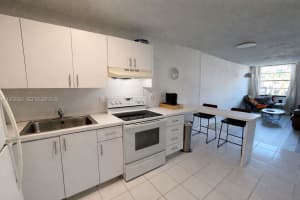 710 Washington Ave 319 Miami Beach, FL 33139 - MLS#A11952302