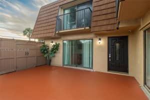 2566 Lakeview Ct Cooper City, FL 33026 - MLS#A11952304