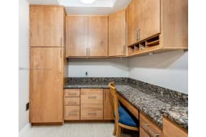 4001 Hillcrest Dr 914 Hollywood, FL 33021 - MLS#A11952326