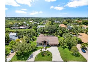 11850 Oak Leaf Dr. Davie, FL 33330 - MLS#A11952332