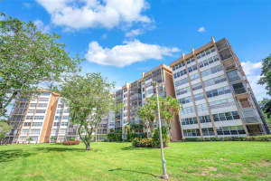 1300 Saint Charles Pl Ph15 Pembroke Pines, FL 33026 - MLS#A11952341