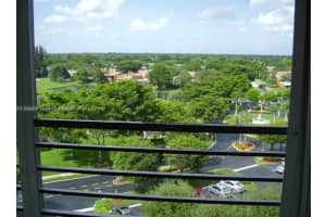 1300 Saint Charles Pl Ph15 Pembroke Pines, FL 33026 - MLS#A11952341