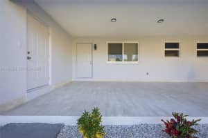 2440 Hayes St B Hollywood, FL 33020 - MLS#A11952358