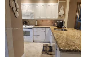 5100 Nw 35th St 101 Lauderdale Lakes, FL 33319 - MLS#A11952401