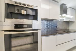 17201 Collins Ave+den 1403 Sunny Isles Beach, FL 33160 - MLS#A11952417