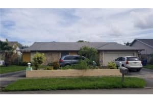 7920 Nw 51st St, Lauderhill