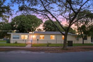 12885 Nw 16th Ave North Miami, FL 33167 - MLS#A11952444