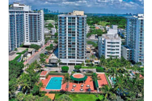 2401 Collins Ave 509, Miami Beach