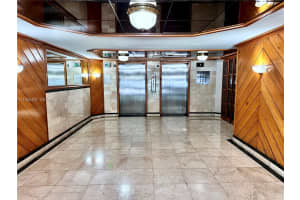 2401 Collins Ave 509 Miami Beach, FL 33140 - MLS#A11952497