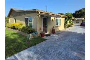 4321 Kirby Loop Rd Fort Pierce, FL 34981 - MLS#A11952511