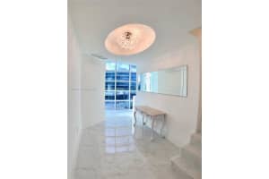 50 Pointe Dr , Miami Beach, FL 33139 - MLS#A11952516