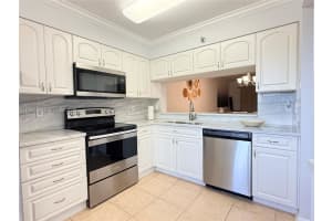 2206 S Cypress Bend Dr 508 Pompano Beach, FL 33069 - MLS#A11952552