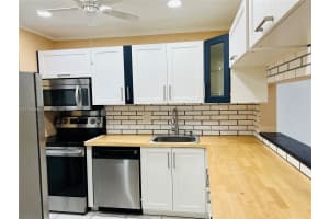 8000 Fairview Dr 310 Tamarac, FL 33321 - MLS#A11952556