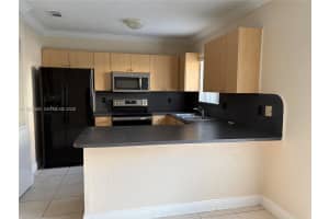 8771 Nw 106th Ln 8771 Hialeah Gardens, FL 33018 - MLS#A11952585