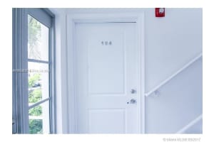 611 11th St 104 Miami Beach, FL 33139 - Off Market