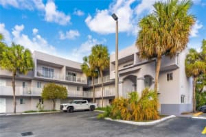 2690 W 76th St 104 Hialeah, FL 33016 - MLS#A11952635