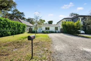 1512 Sw 24th St Fort Lauderdale, FL 33315 - MLS#A11952661