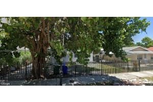 153 Nw 42nd St, Miami