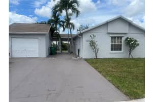 5827 Nw 197th Ter Hialeah, FL 33015 - MLS#A11952715