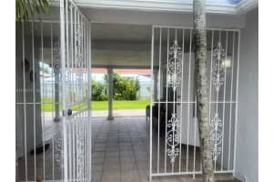 5827 Nw 197th Ter Hialeah, FL 33015 - MLS#A11952715