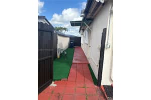 9820 Sw 12th Ter Miami, FL 33174 - MLS#A11952735