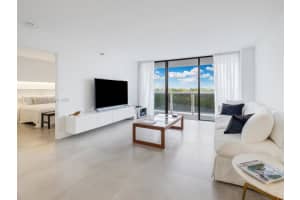 20505 E Country Club Dr 531, Aventura