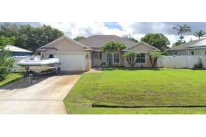 1649 Sw Hampshire Ln, Port Saint Lucie