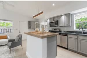 1032 Sw 22nd Ter Fort Lauderdale, FL 33312 - MLS#A11952816