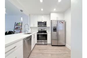 7722 Camino Real E-317, Miami