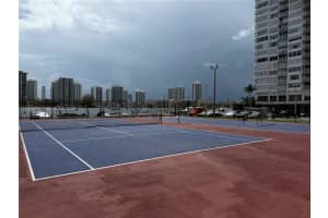 2780 Ne 183rd St 2107, Aventura