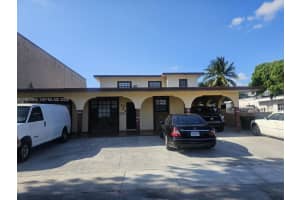 19 E 45th St, Hialeah
