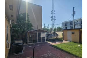 19 E 45th St Hialeah, FL 33013 - MLS#A11952904